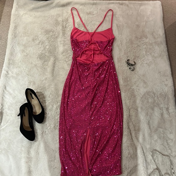 Fitted pink sequin dress. Size Large, unknown brand. - Picture 3 of 6